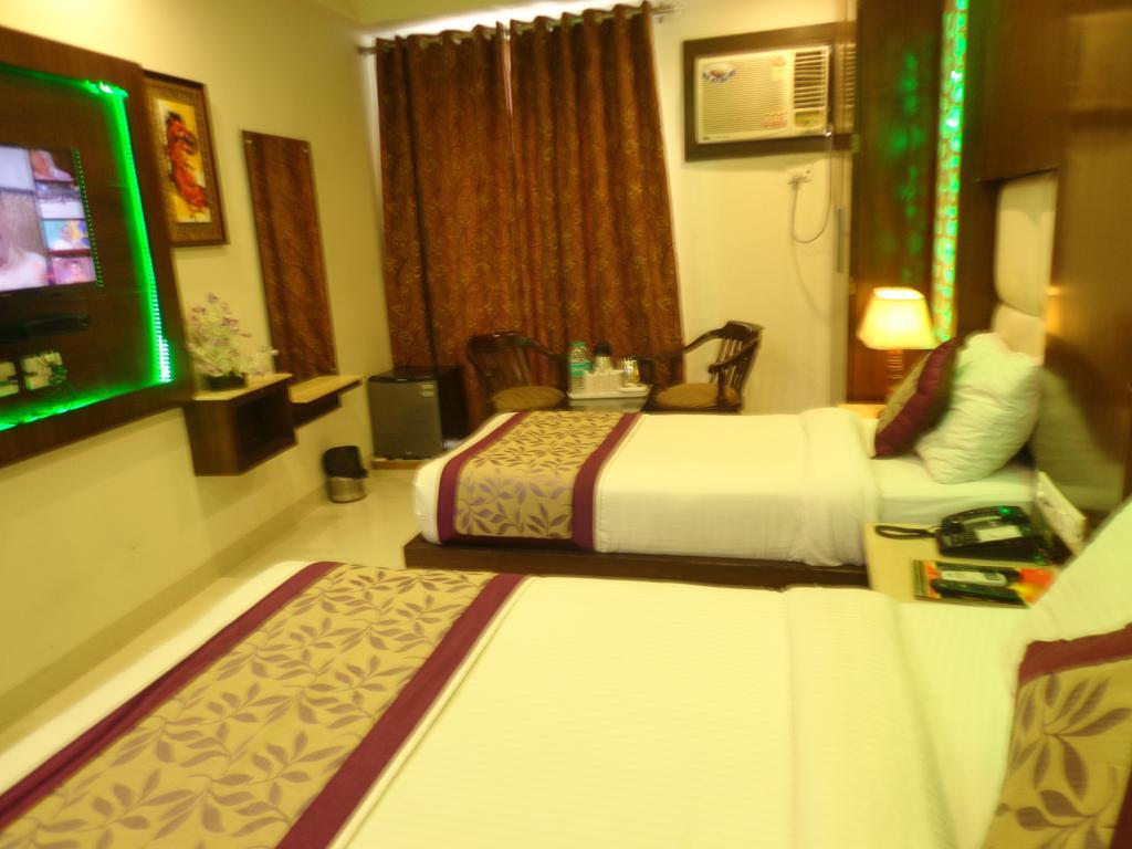 Hotel Station View Opposite New Delhi Railway